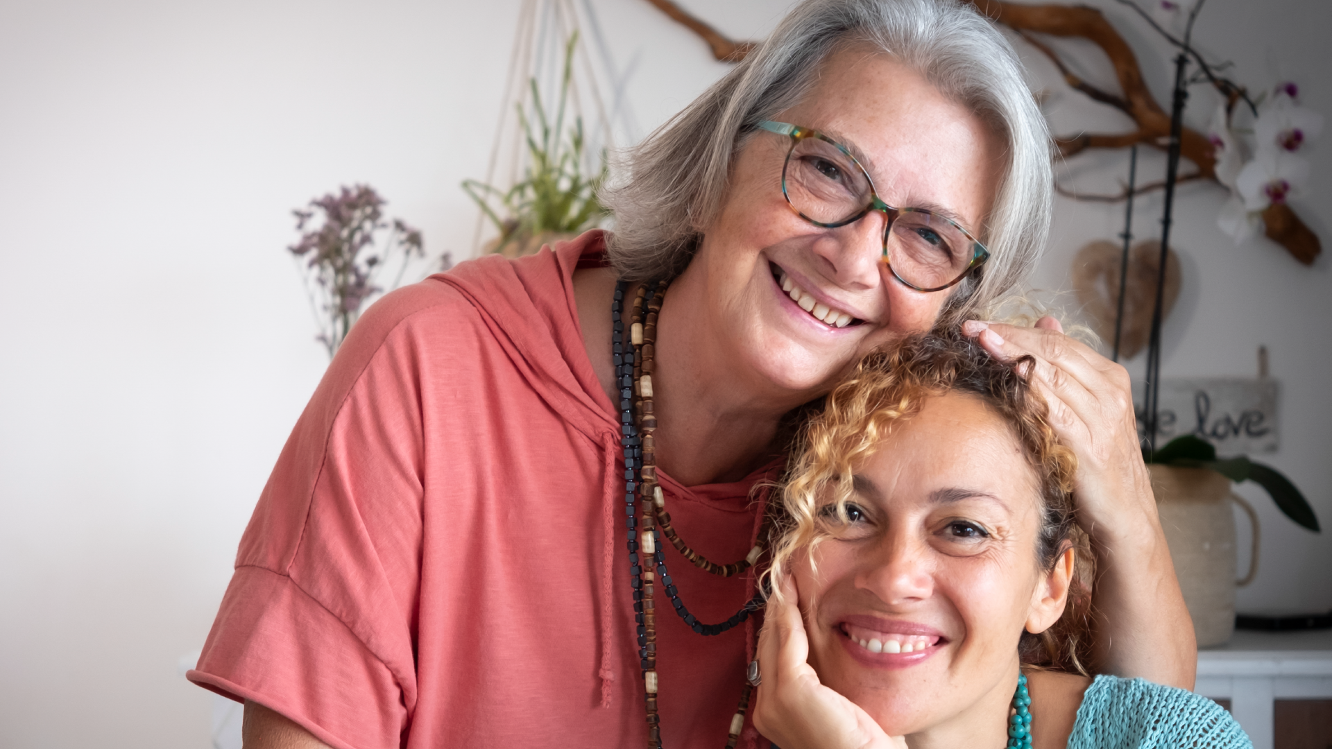 En este momento estás viendo La Relación con Mamá: Un Vínculo que Nos Acompaña Toda la Vida